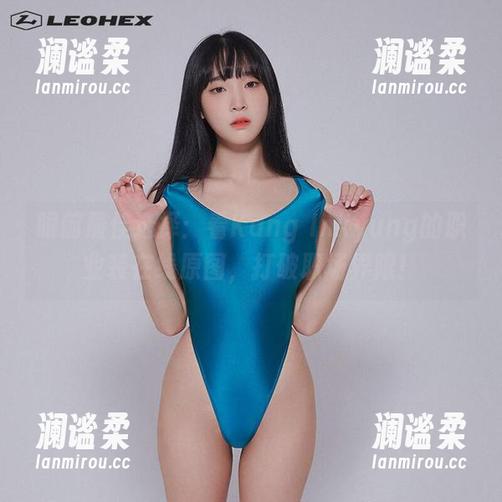 眼前最佳选择：看Kang Inkyung的职业装在线原图，打破职场界限！